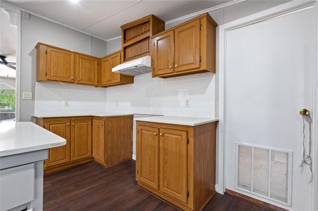 9623 Meadowvine Drive, Houston, TX 77044