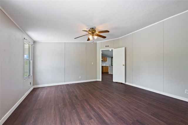 9623 Meadowvine Drive, Houston, TX 77044