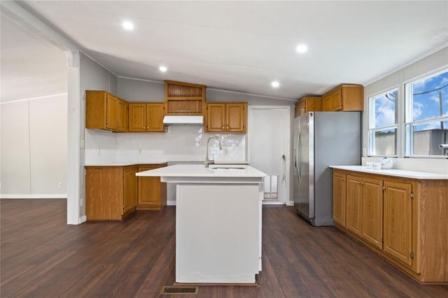 9623 Meadowvine Drive, Houston, TX 77044