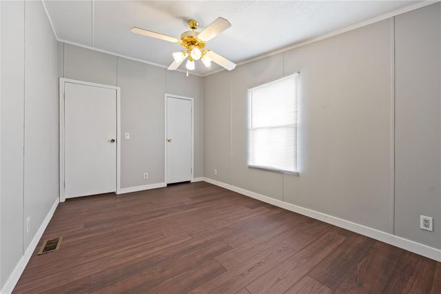 9623 Meadowvine Drive, Houston, TX 77044