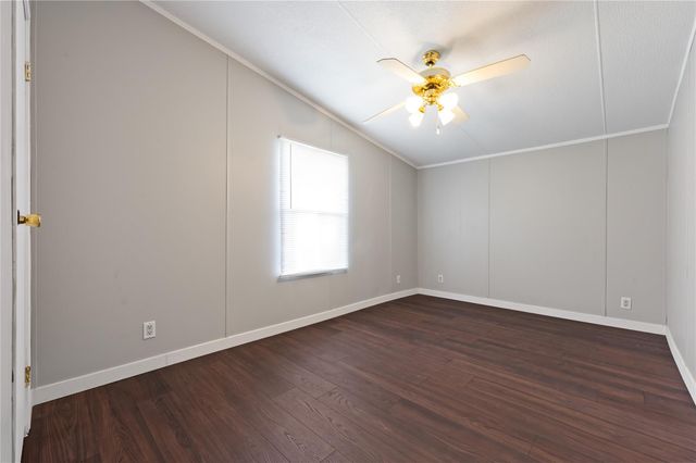9623 Meadowvine Drive, Houston, TX 77044