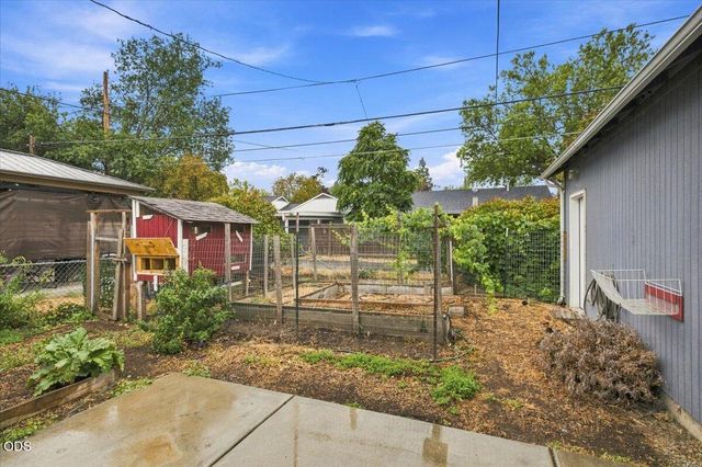 612 S Ivy Street, Medford, OR 97501