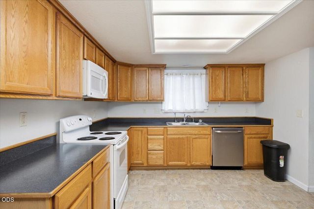 612 S Ivy Street, Medford, OR 97501