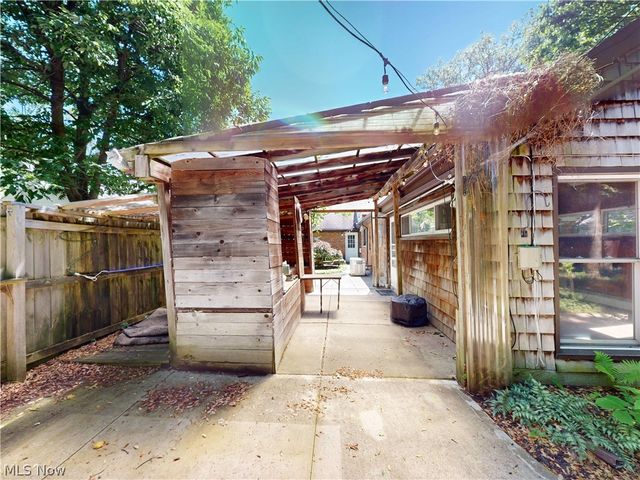 1049 Renfield Road, Cleveland Heights, OH 44121