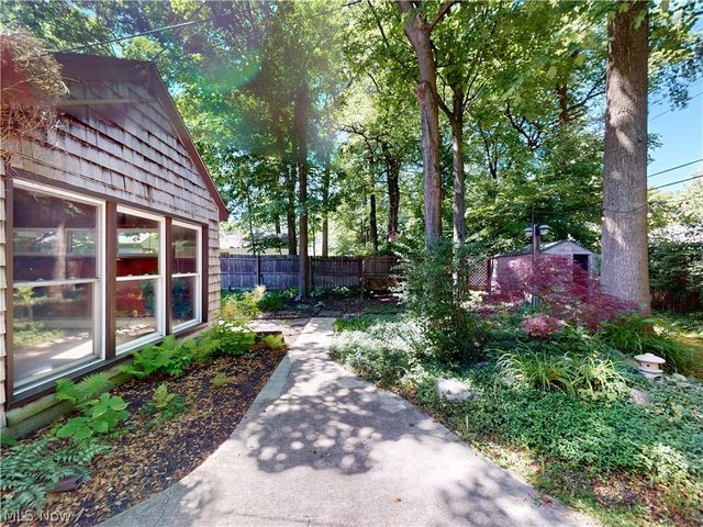 1049 Renfield Road, Cleveland Heights, OH 44121