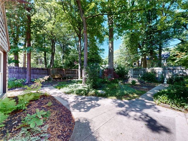 1049 Renfield Road, Cleveland Heights, OH 44121