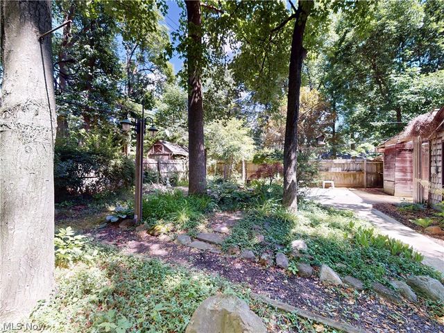 1049 Renfield Road, Cleveland Heights, OH 44121