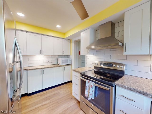 1049 Renfield Road, Cleveland Heights, OH 44121