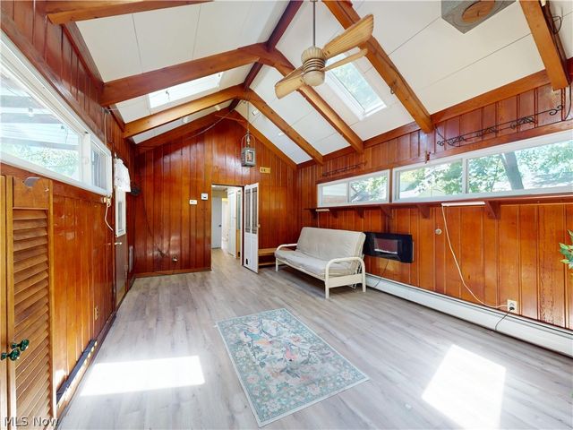 1049 Renfield Road, Cleveland Heights, OH 44121
