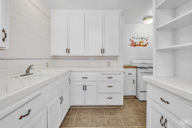 308 Cypress Street, Bakersfield, CA 93304