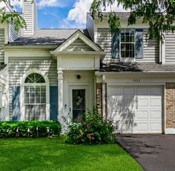 1523 Apple Grove Lane, Westmont, IL 60559