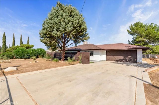 9925 Redwood, Hesperia, CA 92345
