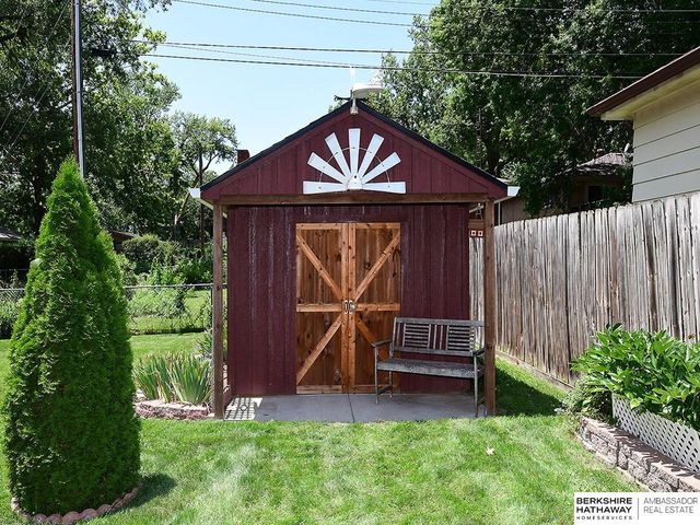1731 N 63rd Street, Lincoln, NE 68505