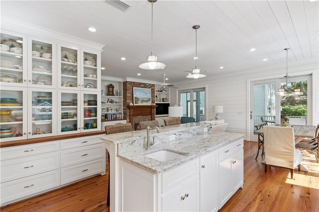 4316 5th Street, St. Simons Island, GA 31522