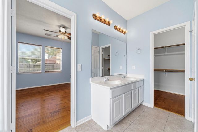 2709 Shallow Falls Court, Pearland, TX 77584