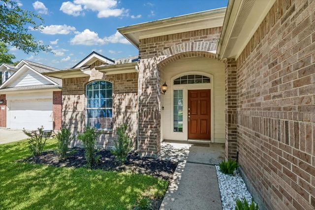 2709 Shallow Falls Court, Pearland, TX 77584