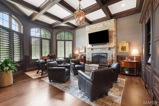12723 Topping Acres, St Louis, MO 63131