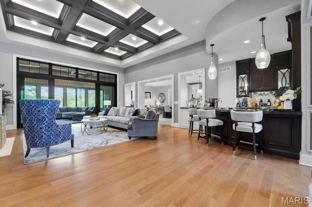 12723 Topping Acres, St Louis, MO 63131