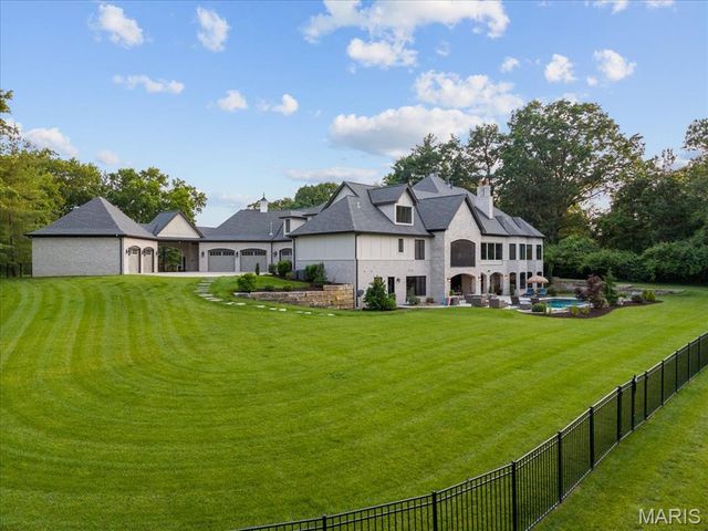 12723 Topping Acres, St Louis, MO 63131