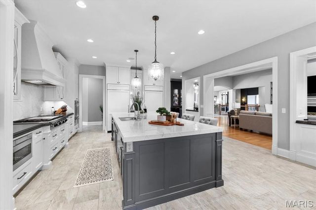 12723 Topping Acres, St Louis, MO 63131