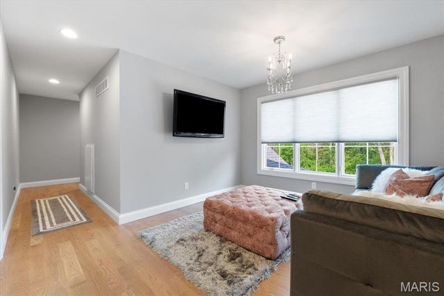 12723 Topping Acres, St Louis, MO 63131