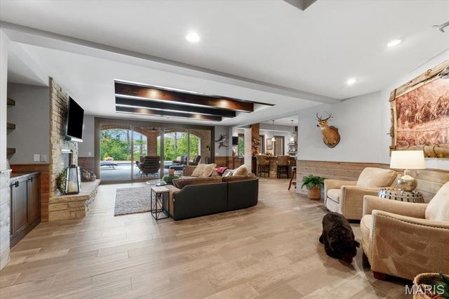 12723 Topping Acres, St Louis, MO 63131