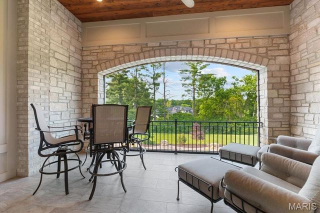 12723 Topping Acres, St Louis, MO 63131