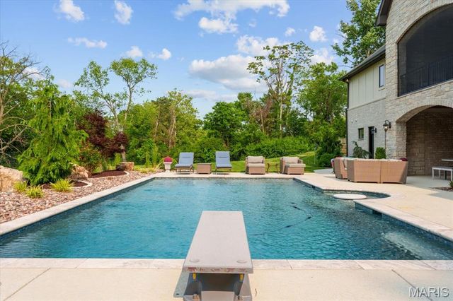 12723 Topping Acres, St Louis, MO 63131