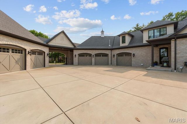 12723 Topping Acres, St Louis, MO 63131