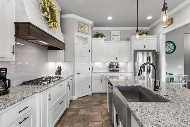 1160 Elizabeth Drive, Centerton, AR 72713