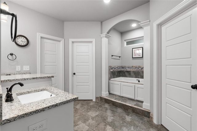 1160 Elizabeth Drive, Centerton, AR 72713