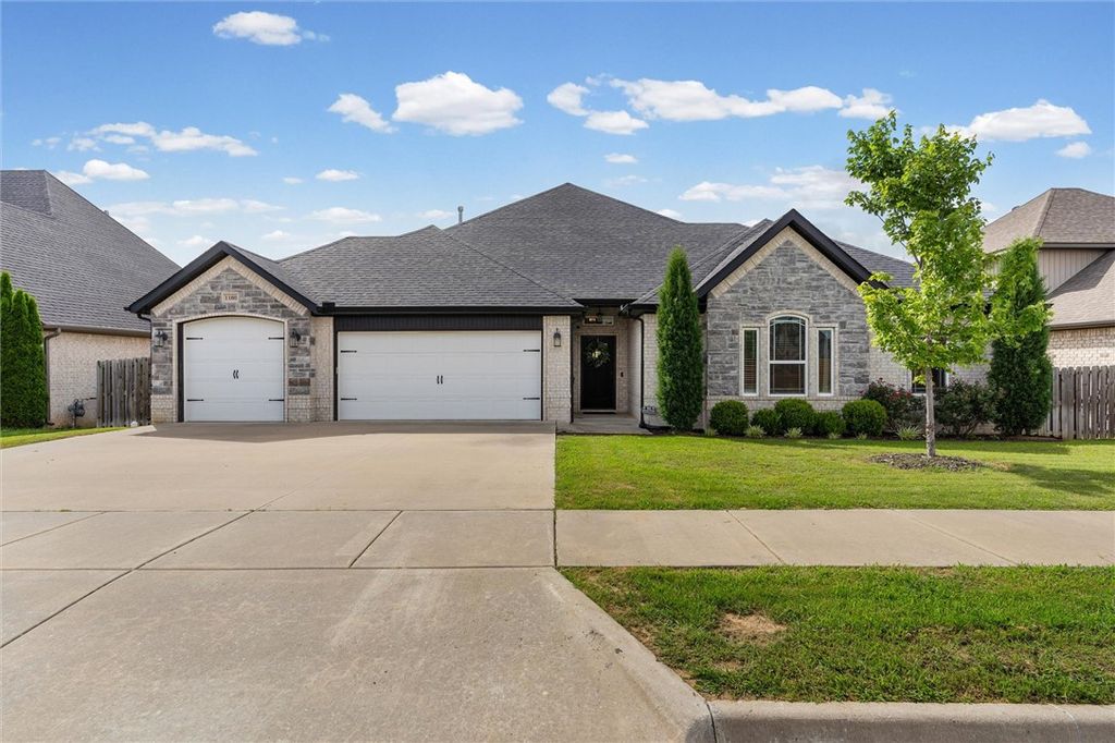 1160 Elizabeth Drive, Centerton, AR 72713