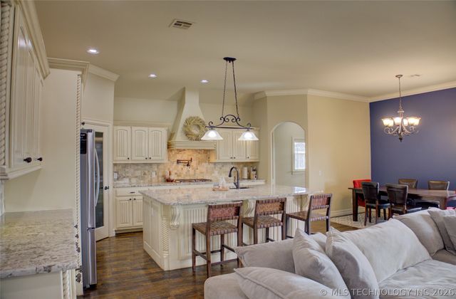 5830 E 144th Street S, Bixby, OK 74008