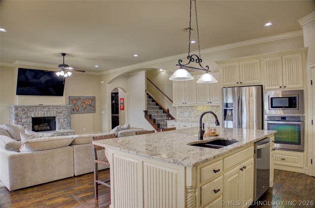 5830 E 144th Street S, Bixby, OK 74008