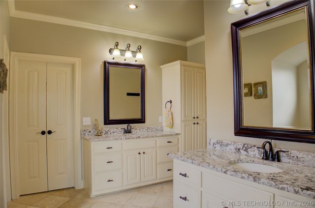 5830 E 144th Street S, Bixby, OK 74008