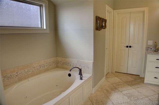 5830 E 144th Street S, Bixby, OK 74008