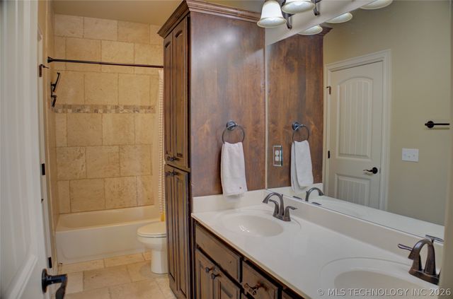 5830 E 144th Street S, Bixby, OK 74008