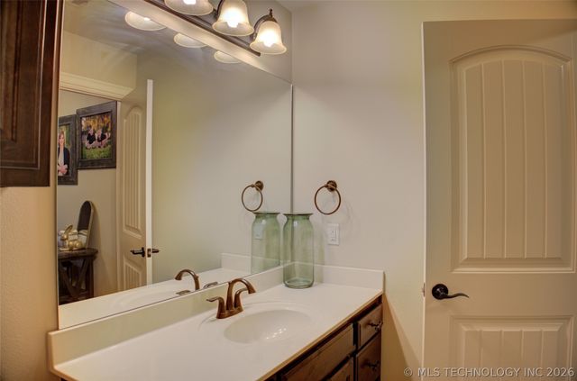 5830 E 144th Street S, Bixby, OK 74008