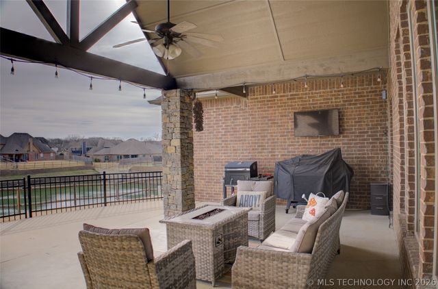 5830 E 144th Street S, Bixby, OK 74008