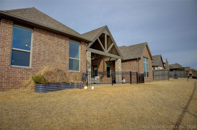 5830 E 144th Street S, Bixby, OK 74008