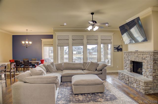 5830 E 144th Street S, Bixby, OK 74008