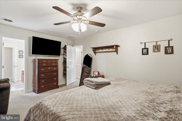 12 STORK LN, Martinsburg, WV 25405