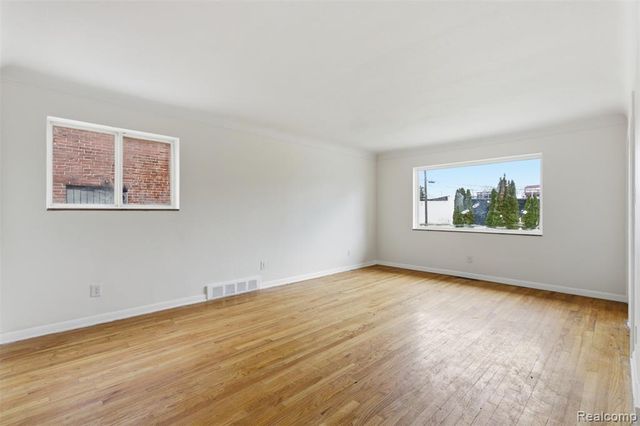 18425 Lesure Street, Detroit, MI 48235