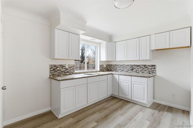 18425 Lesure Street, Detroit, MI 48235