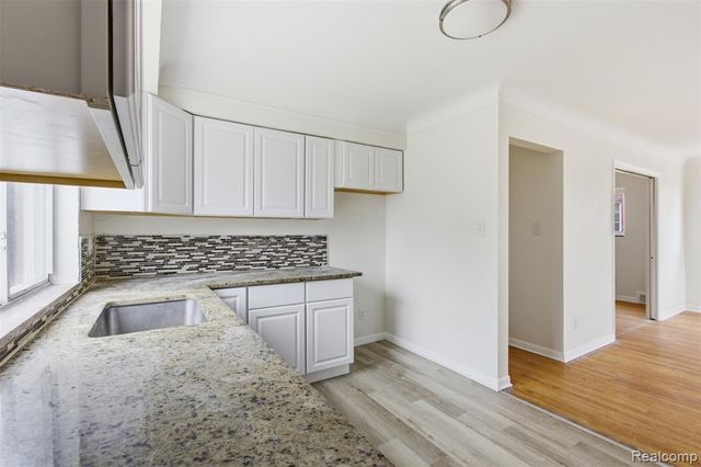 18425 Lesure Street, Detroit, MI 48235