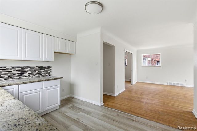 18425 Lesure Street, Detroit, MI 48235