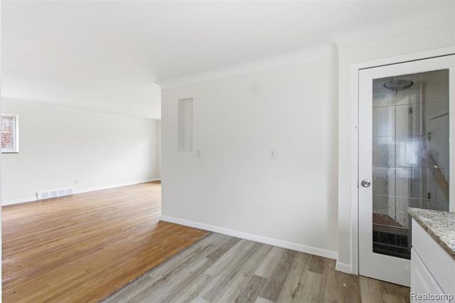 18425 Lesure Street, Detroit, MI 48235