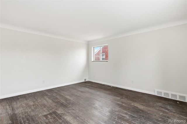 18425 Lesure Street, Detroit, MI 48235