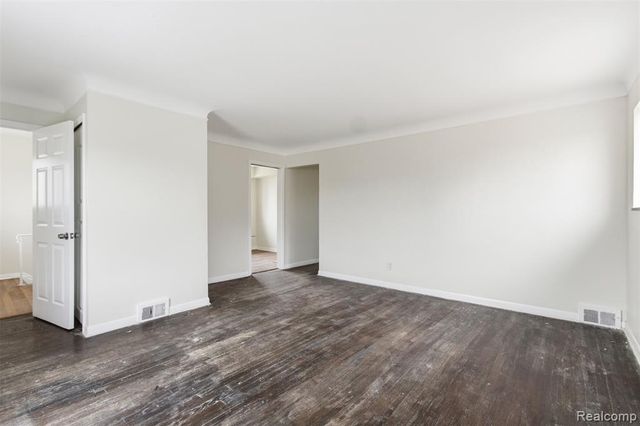 18425 Lesure Street, Detroit, MI 48235