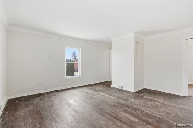 18425 Lesure Street, Detroit, MI 48235